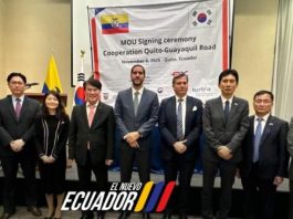 El ministro de Infraestructura y Transporte (MIT), Roberto Luque, y el vicepresidente de Korea Expressway Corporation (KEC), Chansu Reem, suscribieron un Memorando de Entendimiento con el propósito de establecer un marco de cooperación técnica en el desarrollo y gestión de la infraestructura vial del Ecuador.