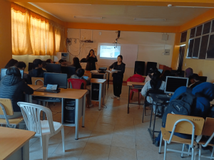 Con el propósito de fortalecer la participación juvenil y promover una vida libre de violencia, el jueves 6 de noviembre se desarrolló el Primer Módulo de la Escuela de Liderazgo Comunitario de Adolescentes, una iniciativa que marca el inicio de un proceso formativo en el cantón Guano.