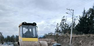 La Municipalidad de Guano, a través del área de Obras Públicas, ejecuta un amplio plan de mantenimiento vial preventivo y correctivo en la vía que conecta el cantón con Riobamba, así como en varias calles secundarias, con el objetivo de garantizar la seguridad y movilidad de los ciudadanos.