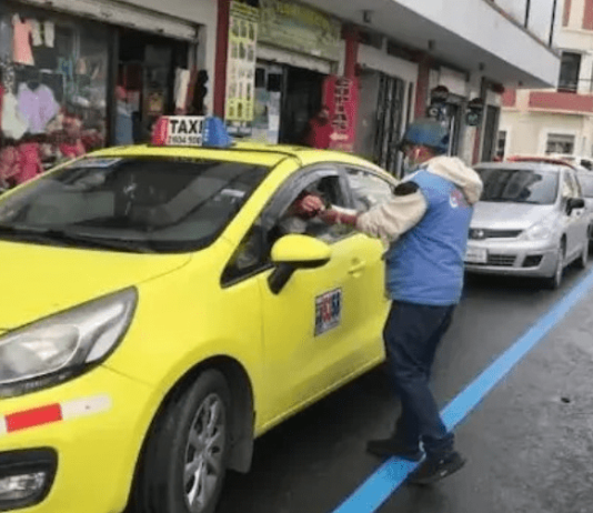 En una sesión marcada por desacuerdos y reclamos, el alcalde de Riobamba, John Vinueza, resolvió posponer el segundo debate de la ordenanza sustitutiva del Sistema de Estacionamiento Rotativo Ordenado y Tarifado (SEROT).