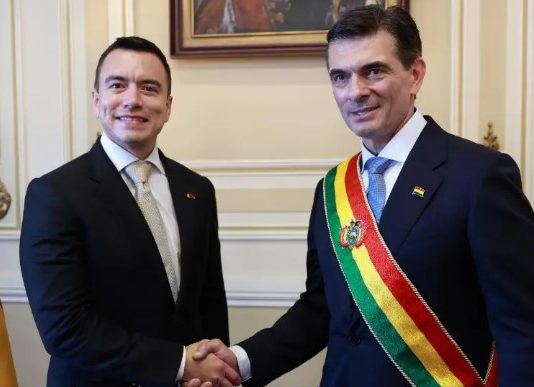 El presidente Daniel Noboa Azín participó este sábado 8 de noviembre de 2025 en la ceremonia de posesión de Rodrigo Paz Pereira como nuevo presidente del Estado Plurinacional de Bolivia, acto oficial que marca el inicio de un nuevo periodo de gobierno de cinco años en ese país.