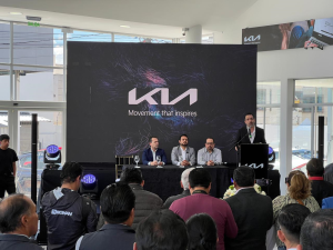 KIA, la gigante surcoreana que se ha posicionado como una de las marcas más influyentes del mercado ecuatoriano, inauguró su nuevo concesionario en Riobamba. Una inversión que reafirma el creciente peso económico de la ciudad y su rol estratégico en la Sierra central.