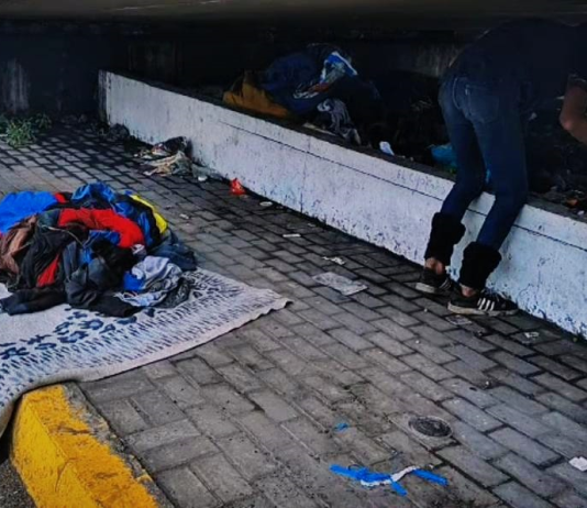 La Unidad Subzonal de Chimborazo de la Policía Nacional desplegó una serie de controles migratorios en distintos puntos del Distrito Riobamba, con el objetivo de garantizar el cumplimiento de la normativa de movilidad humana y fortalecer la seguridad ciudadana en zonas de alto tránsito.