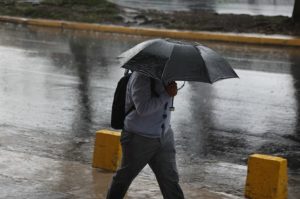 El Instituto Nacional de Meteorología e Hidrología (Inamhi) informó que este miércoles 5 de noviembre de 2025, el país experimentará condiciones climáticas inestables, con lluvias de nivel medio y alto, principalmente en la región Amazónica, donde se prevén tormentas eléctricas y ráfagas de viento.
