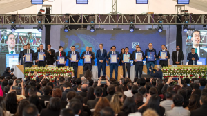 La Escuela Superior Politécnica de Chimborazo (ESPOCH) protagonizó un acontecimiento histórico al oficializar la obtención de la acreditación internacional EUR-ACE para diez de sus carreras de ingeniería. Este reconocimiento, otorgado por la Red Europea para la Acreditación de la Educación en Ingeniería (ENAEE), certifica que la institución cumple con parámetros formativos comparables con las mejores prácticas del continente europeo.