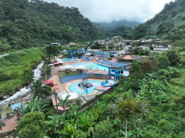 El sector de Balsapamba posee un agradable clima subtropical, un colorido paisaje montañoso, y rica gastronomía popular, por su conveniente ubicación geográfica. Pero el mayor atractivo de Balsapamba (provincia de Bolívar) y los alrededores reposa en el complejo turístico Josefina Barba.