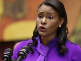 Diana Salazar, exfiscal general del Estado y actual embajadora de Ecuador en Argentina, enfatizó en la necesidad de crear una nueva constitución de Ecuador, que cuente con mecanismos más efectivos para enfrentar al crimen organizado y el narcotráfico.