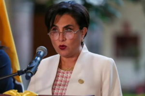 El Gobierno de Ecuador expresó su apoyo a la República Dominicana tras la decisión de posponer la Cumbre de las Américas para el 2026. La Cancillería ecuatoriana destacó la importancia de mantener la cooperación regional y de continuar trabajando con el país anfitrión. Su intención es garantizar el éxito del encuentro diplomático.