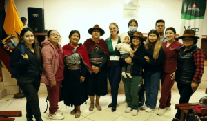 La parroquia Salasaka se convirtió el pasado jueves 6 de noviembre en el punto de partida de la Escuela de Formación Política, un programa orientado a promover el liderazgo, la participación ciudadana y la toma de decisiones responsables. La propuesta es fruto del trabajo articulado entre la Viceprefectura de Tungurahua y el GAD Parroquial de Salasaka, según informó el Gobierno Provincial.