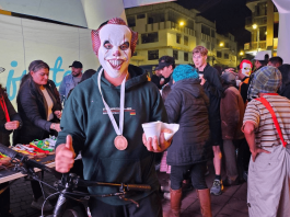 Más de 600 deportistas se sumaron al evento “Hallow Río Rock” este 31 de octubre, una colorida jornada que llenó de alegría, disfraces y energía las calles de Riobamba. Durante un recorrido de seis kilómetros, los participantes promovieron la movilidad sostenible en la ciudad, mientras agentes de tránsito garantizaron la seguridad de cada paso y pedal.