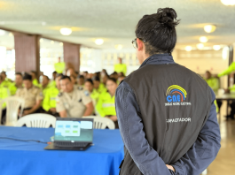 Con el objetivo de fortalecer la coordinación interinstitucional y garantizar un proceso electoral seguro, la Delegación Provincial Electoral de Chimborazo desarrolló jornadas de capacitación dirigidas al personal policial, en el marco de los preparativos para el Referéndum y Consulta Popular 2025.