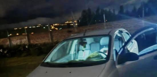 Un operativo ejecutado por la Policía Nacional del Ecuador permitió la recuperación de un vehículo reportado como sustraído en el distrito Riobamba–Chambo, en una intervención que contó con la participación de la Fiscalía General del Estado. El allanamiento se desarrolló como parte de las acciones permanentes de la institución en la lucha contra el robo de automotores en la provincia de Chimborazo.