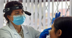 El Hospital General Riobamba informó que reforzó su servicio de Otorrinolaringología con la incorporación de nuevas profesionales, con el objetivo de atender la creciente demanda de pacientes con problemas de nariz, oído y garganta.