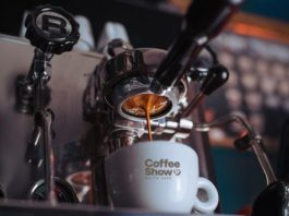 Este diciembre, Quito se llena de aroma a café con el Coffee Show 2025, una experiencia de tres días que celebrará las fiestas de la capital con música, comedia y café de especialidad. El evento se realizará del 5 al 7 de diciembre, de 10:00 a 23:00 en el Quorum Paseo San Francisco, y reunirá a los protagonistas del creciente movimiento cafetero del país.