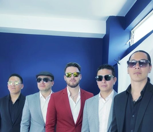 El pasado 05 de diciembre de 2025, la banda musical riobambeña, La RETROBAND celebró su onceavo aniversario con la misma pasión del año 2014, cuando un grupo de músicos riobambeños decidió revivir los clásicos del ayer con un toque fresco y contemporáneo.