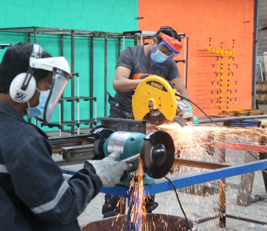 La Corporación Financiera Nacional B.P. (CFN) recibió la aprobación de más de USD 200 millones en financiamiento por parte del Banco Interamericano de Desarrollo (BID). Estos recursos permitirán ampliar el acceso al crédito mediante la banca de segundo piso para miles de pequeñas y medianas empresas (PYMES) que fortalecerá el crecimiento de los negocios ecuatorianos.