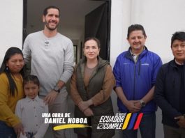 El Gobierno del presidente Daniel Noboa cumple y reafirma su compromiso de mejorar la calidad de vida de los habitantes. El Ministerio de Infraestructura y Transporte (MIT) entregó hoy 117 viviendas dignas y seguras a familias de escasos recursos de la provincia de Chimborazo, en un acto oficial liderado por el ministro Roberto Luque y autoridades locales, como parte de la política de acceso a vivienda social que mejora las condiciones de vida de hogares ecuatorianos que esperaron durante años una casa propia.