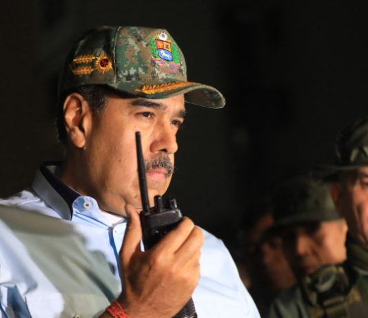 El gobierno de Venezuela ha solicitado formalmente al Consejo de Seguridad de las Naciones Unidas la convocatoria de una reunión extraordinaria para tratar el aumento de tensiones con Estados Unidos, en medio de lo que Caracas describe como acciones agresivas por parte de Washington.