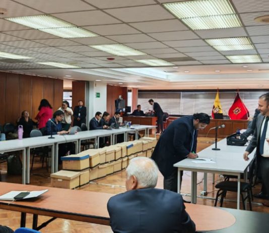 La mañana del lunes 8 de diciembre de 2025 marcó un hito judicial en Ecuador: la Corte Nacional de Justicia (CNJ) decidió llamar a juicio al expresidente Lenín Moreno, señalado como “autor directo” en el Caso Sinohydro, una trama de presunto cohecho que habría beneficiado a la empresa china Sinohydro Corporation con contratos estatales durante la construcción de la hidroeléctrica Coca Codo Sinclair.