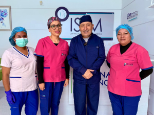 Con más de 20 años de servicio, el Instituto Integral de la Mujer se ha consolidado como un referente en salud femenina y materno-fetal en Riobamba. Su compromiso ha sido mantenerse a la vanguardia en tecnología, investigación y atención especializada en ginecología y obstetricia. Ofrece un servicio integral para la prevención, cuidado y tratamiento de la salud de la mujer en todas las etapas de la vida, proyectándose hacia una atención cada vez más completa y humanizada.