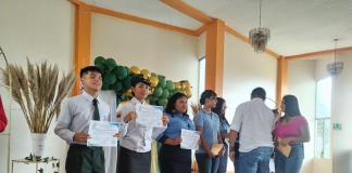 Unidad Educativa Doce de Mayo ganó concurso de oratoria en las fiestas de Shell Con motivo de las fiestas por el 59 aniversario de parroquialización de Shell, el GAD parroquial y la Unidad Educativa Cristóbal Colón organizaron el concurso provincial de oratoria: Shell pasado, presente y futuro. Finalizadas las intervenciones, el Jurado Calificador dio como ganador a Manolo Rodríguez Carrera de la U.E. Doce de Mayo.