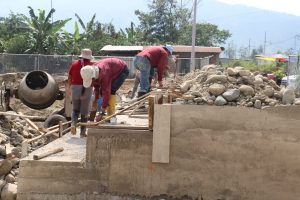 La Prefectura de Bolívar, liderada por Aníbal Coronel Monar, continúa impulsando obras emblemáticas orientadas a fortalecer el desarrollo y el bienestar de las familias de la provincia. Entre los proyectos más destacados se encuentra la construcción del nuevo estadio del recinto Sabanetillas, que actualmente registra un 70 % de avance, convirtiéndose en uno de los espacios deportivos más esperados por la comunidad.