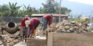 La Prefectura de Bolívar, liderada por Aníbal Coronel Monar, continúa impulsando obras emblemáticas orientadas a fortalecer el desarrollo y el bienestar de las familias de la provincia. Entre los proyectos más destacados se encuentra la construcción del nuevo estadio del recinto Sabanetillas, que actualmente registra un 70 % de avance, convirtiéndose en uno de los espacios deportivos más esperados por la comunidad.