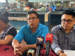 En una rueda de prensa, Marcelo Ladino, presidente de la Asociación de Comerciantes del Mercado Mariscal, anunció que los 119 socios se declaran formalmente opuestos a la construcción del nuevo mercado proyectado por el Municipio de Pastaza.