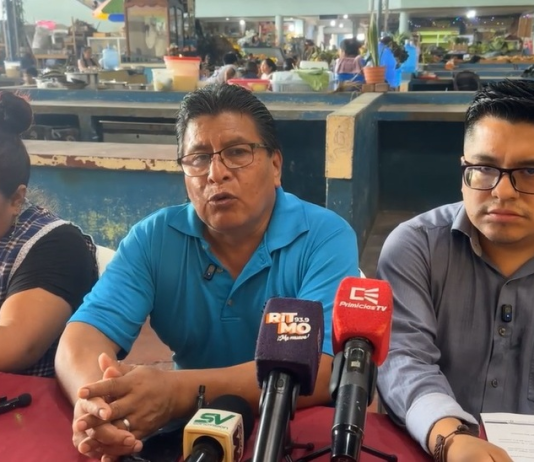 En una rueda de prensa, Marcelo Ladino, presidente de la Asociación de Comerciantes del Mercado Mariscal, anunció que los 119 socios se declaran formalmente opuestos a la construcción del nuevo mercado proyectado por el Municipio de Pastaza.