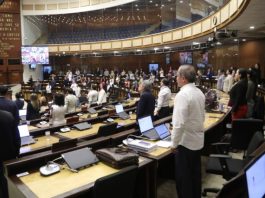 El Consejo de Administración Legislativa (CAL) dispuso la apertura de una investigación sobre seis legisladores de la Revolución Ciudadana (RC) por una presunta extralimitación en sus funciones durante una visita al Hospital Pediátrico Baca Ortiz de Quito. La resolución se tomó el lunes 1 de diciembre de 2025, luego del pedido formal de la gerente de esa casa de salud, Frances Fuenmayor.