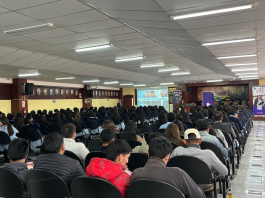 La Universidad Indoamérica, a través de la Dirección de Vinculación con la Sociedad y la Dirección de la Sede Latacunga, desarrolló el martes 2 de diciembre de 2025 un conversatorio sobre “Innovación y Emprendimiento Inteligente: Fórmula para transformar ideas en empresas exitosas”.