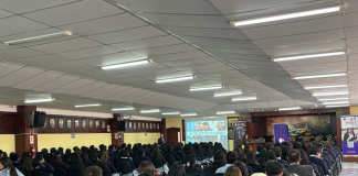 La Universidad Indoamérica, a través de la Dirección de Vinculación con la Sociedad y la Dirección de la Sede Latacunga, desarrolló el martes 2 de diciembre de 2025 un conversatorio sobre “Innovación y Emprendimiento Inteligente: Fórmula para transformar ideas en empresas exitosas”.