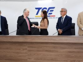 El asambleísta del movimiento correísta Revolución Ciudadana (RC), Christian Hernández, denunció por supuesta infracción electoral a siete ministros del Gobierno de Daniel Noboa, casi un mes después de la consulta popular y referéndum que terminó en un revés para el mandatario. 