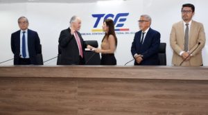 El asambleísta del movimiento correísta Revolución Ciudadana (RC), Christian Hernández, denunció por supuesta infracción electoral a siete ministros del Gobierno de Daniel Noboa, casi un mes después de la consulta popular y referéndum que terminó en un revés para el mandatario.