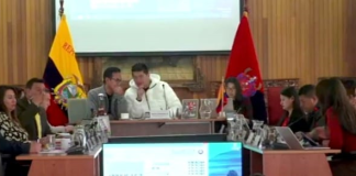 El Concejo Municipal de Riobamba cerró su última sesión con una resolución necesaria: exigir a los directores municipales justificar por escrito cada ausencia registrada en las comisiones permanentes. La decisión se adoptó tras conocerse un informe que evidencia inasistencias reiteradas que, según los ediles, han afectado el desarrollo de ordenanzas, talleres técnicos y el avance del presupuesto municipal 2026.