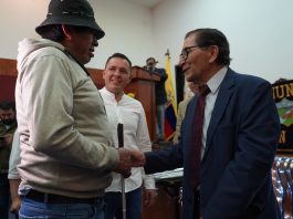 Con el objetivo de mejorar la calidad de vida de personas adultas mayores y ciudadanos con dificultades de movilidad, el Patronato Provincial de la Prefectura de Chimborazo realizó una jornada solidaria de entrega de ayudas técnicas en el cantón Penipe.