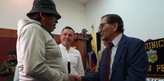 Con el objetivo de mejorar la calidad de vida de personas adultas mayores y ciudadanos con dificultades de movilidad, el Patronato Provincial de la Prefectura de Chimborazo realizó una jornada solidaria de entrega de ayudas técnicas en el cantón Penipe.