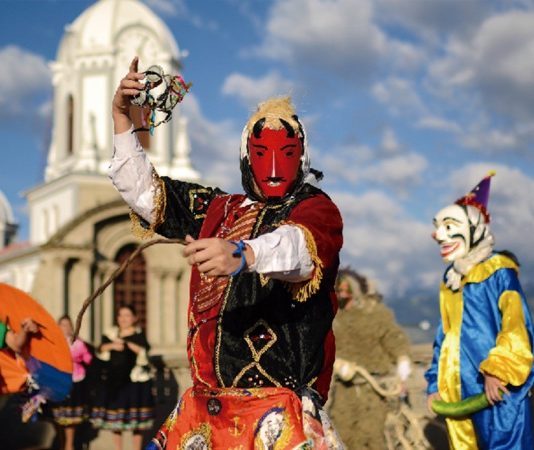 La organización de los Pases del Niño en Riobamba, una de las manifestaciones culturales más arraigadas de la ciudad, entró en una nueva etapa. El proceso de registro, que durante años se realizaba de manera presencial y entre carpetas físicas, ahora es completamente digital. Más de 150 solicitudes han ingresado al sistema.