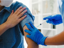 La variante de influenza A(H3N2), conocida como subclado K, ya circula en América Latina y genera preocupación por su alta capacidad de transmisión. Especialistas advierten que su llegada al país sería inminente, mientras persisten dudas sobre la capacidad real de respuesta del sistema de salud.