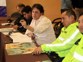 Con el objetivo de garantizar el orden público y la seguridad ciudadana durante el desarrollo de la tradicional fiesta mayor del Niño Rey de Reyes, el intendente General de Policía de Chimborazo, Marcelo Mancheno, en coordinación con la Policía Nacional del Ecuador y el Municipio de Riobamba, mantuvo una reunión de trabajo con los organizadores y priostes de esta emblemática celebración religiosa y cultural.