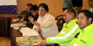 Con el objetivo de garantizar el orden público y la seguridad ciudadana durante el desarrollo de la tradicional fiesta mayor del Niño Rey de Reyes, el intendente General de Policía de Chimborazo, Marcelo Mancheno, en coordinación con la Policía Nacional del Ecuador y el Municipio de Riobamba, mantuvo una reunión de trabajo con los organizadores y priostes de esta emblemática celebración religiosa y cultural.