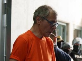 La audiencia de habeas corpus correctivo a favor del exvicepresidente Jorge Glas se instaló este viernes 26 de diciembre en la Unidad Judicial de La Libertad, luego de que el juez Jean Daniel Valverde ordenara su comparecencia obligatoria. El magistrado dispuso que la presentación del exmandatario, ya sea física o telemática, constituye una obligación constitucional para el Estado.