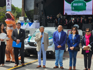 En el marco de las festividades de cierre del año 2025, la Cooperativa de Ahorro y Crédito Riobamba Ltda. se prepara para desarrollar uno de los eventos más esperados por sus socios: el Gran Sorteo de Fin de Año de la Familia Cooperativista, una iniciativa emblemática que tiene como objetivo principal reconocer la confianza, fidelidad y respaldo permanente de miles de socios que forman parte de esta sólida institución financiera.