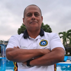 La natación es una disciplina que combina técnica, constancia y vocación. En esta entrevista, conversamos con Luis Pacheco, entrenador con amplia trayectoria y fundador de la Academia de Natación Calamar, sobre su recorrido, visión y el futuro de este deporte. Una charla que permite conocer el trabajo detrás de la formación de nuevos nadadores.