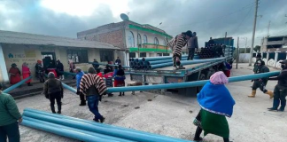 El cantón Alausí accedió a un financiamiento cercano a los USD 5 millones provenientes de la cooperación internacional de la Unión Europea, recursos que serán destinados al fortalecimiento de los sistemas de agua potable, alcantarillado y saneamiento ambiental, como parte de la gestión municipal liderada por el alcalde Remigio Roldán.