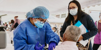 La campaña nacional de vacunación contra la influenza ya se desarrolla en todo el Ecuador y, desde este 24 de diciembre, alcanza a toda la población, sin distinción de edad o condición médica. La medida, impulsada por el Ministerio de Salud Pública (MSP), forma parte de una estrategia preventiva para reducir el impacto de los virus respiratorios que circulan durante esta temporada.