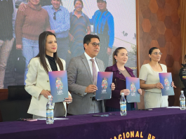 En un esfuerzo por consolidar un sistema de rehabilitación social más eficiente y con enfoque de derechos, la Universidad Nacional de Chimborazo (UNACH) realizó la transferencia gratuita de bienes tecnológicos al Servicio Nacional de Atención Integral a Personas Adultas Privadas de la Libertad y a Adolescentes Infractores (SNAI), en un acto institucional desarrollado en Riobamba. Esta iniciativa busca fortalecer la gestión administrativa, operativa y formativa en centros estratégicos del sistema penitenciario de la provincia.