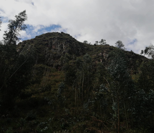 La inseguridad volvió a irrumpir en uno de los espacios naturales más frecuentados por deportistas y excursionistas de la ciudad. Cinco personas que realizaban senderismo en el cerro Cachaguay fueron víctimas de un violento asalto perpetrado por sujetos armados y encapuchados, en un hecho que ha generado alarma ciudadana y reabierto el debate sobre la falta de control en zonas de entrenamiento al aire libre.