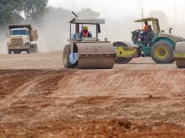 Luego del cruce de declaraciones sobre presuntos retrasos, desembolsos incompletos y discrepancias técnicas en el avance del Quinto Puente, el Gobierno y la Prefectura del Guayas sostuvieron este viernes 5 de diciembre una reunión de trabajo en la zona del proyecto.