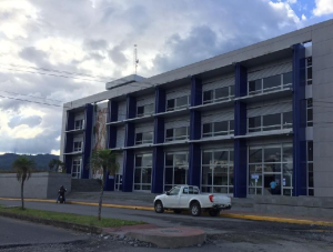 El malestar entre los abonados de la Empresa Eléctrica Ambato (EEASA) crece tras el incremento desproporcionado en los valores de las planillas correspondientes al mes de noviembre. Usuarios que acudieron a cancelar su consumo se encontraron con montos hasta seis veces superiores a los que pagan habitualmente, lo que desató una ola de reclamos en las oficinas de la institución.